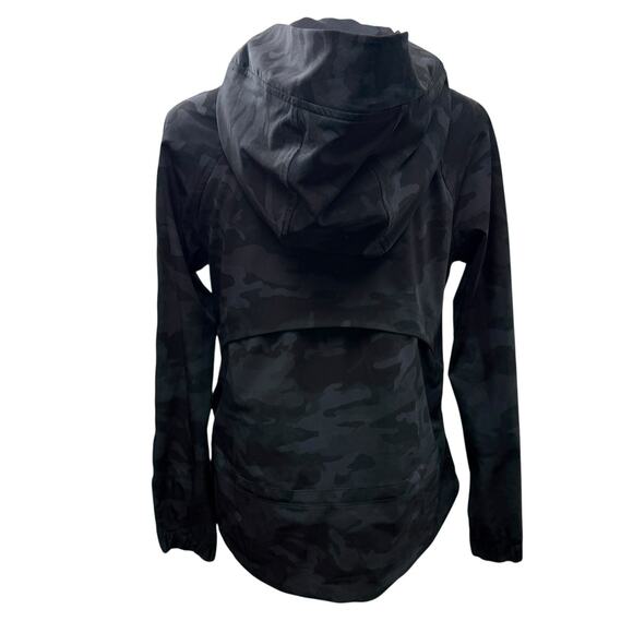 lululemon Pack It Up Jacket Water Wind Resistant Hooded Vented Camo Size 2 - Picture 7 of 8